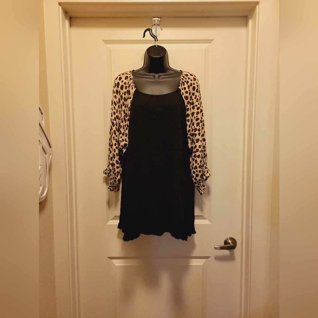 Black & Cheetah Umgee Longer Blouse